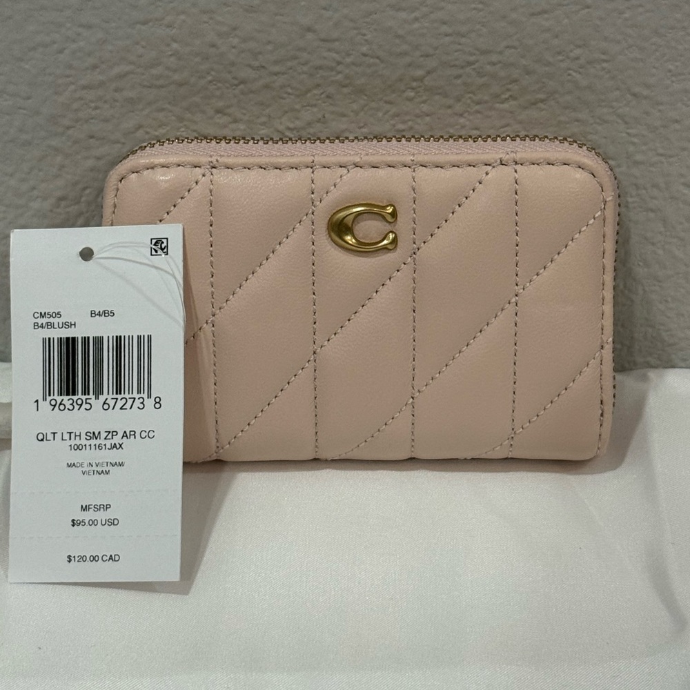 Coach Essential Small Zip Around Card Case With Pillow Quilting in Blush NWT